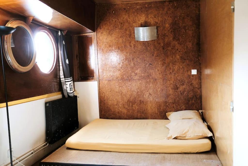 Belle Peniche Romantique A Paris Boulogne-Billancourt Extérieur photo